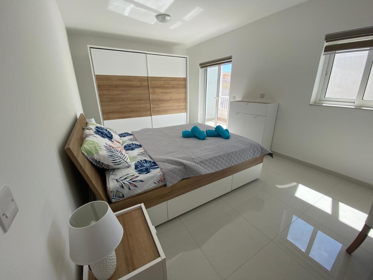 Sunshine Apartments Mellieha - Modern Two Bedroom Penthouse With Terrace Kültér fotó