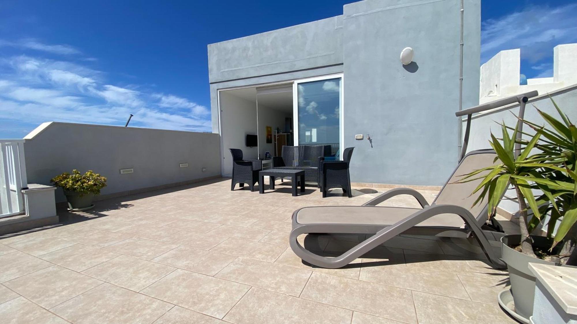 Sunshine Apartments Mellieha - Modern Two Bedroom Penthouse With Terrace Kültér fotó